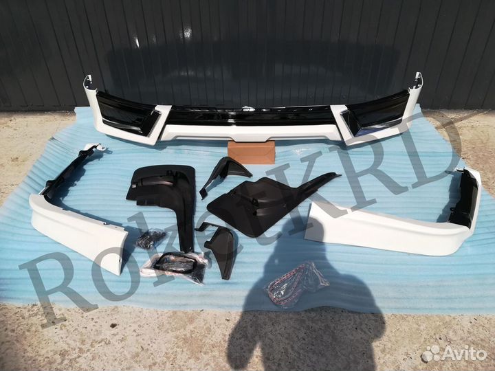 Обвес Toyota Land Cruiser 200 с 2016 г TRD