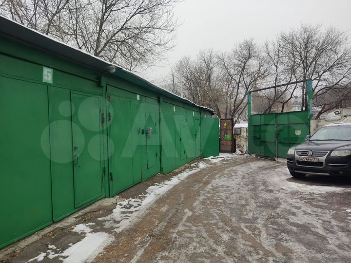 Гараж, > 30 м²