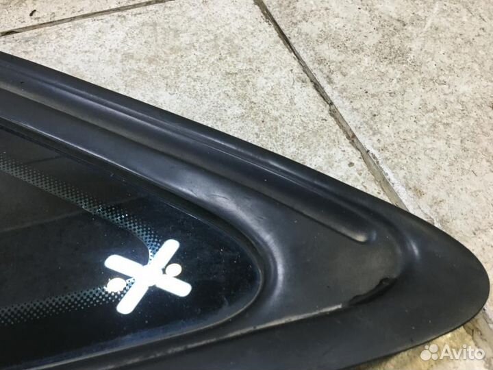 Стекло кузовное глухое левое Audi A4 B8 (2007—2012