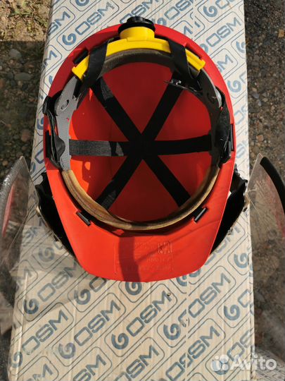 Защитная каска с щитком