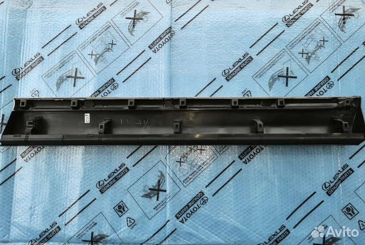 Молдинг двери Highlander передний левый