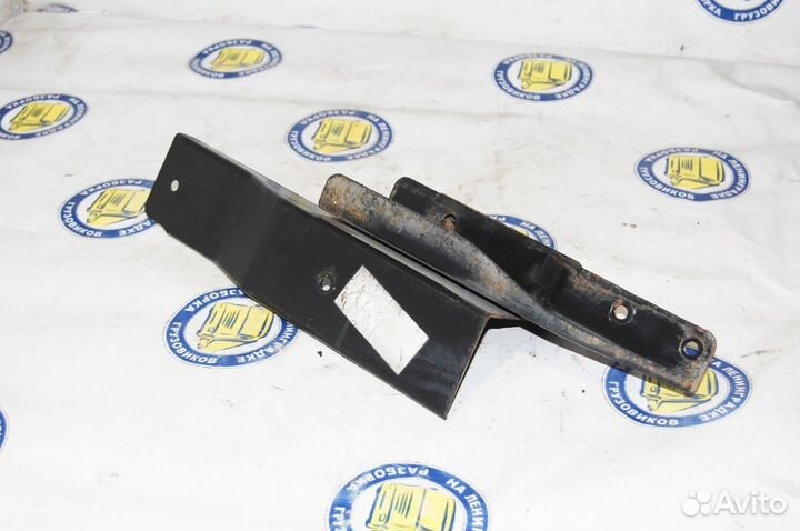 Кронштейн подножки верхней левый 9416604531 merced