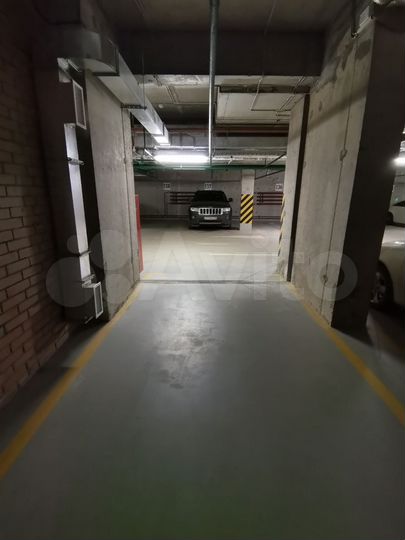 Машиноместо, 13 м²