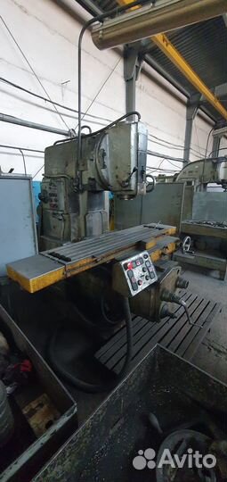 Вертикально-фрезерный станок 6Т12-29