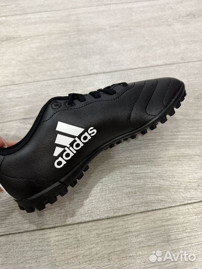 Бутсы дет сороконожки Adidas раз 36 (23,5 см)