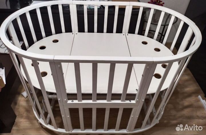 Детская кроватка 9 в 1 с маятником