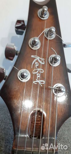 Электрогитара леворукая