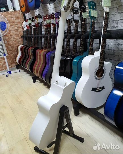 Гитара Белучи