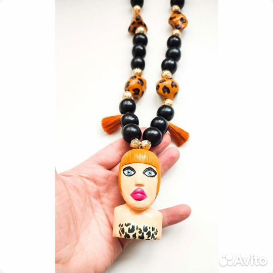 Крупные бусы из дерева в богемном стиле