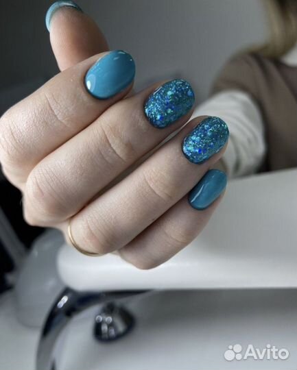 Модель к мастеру маникюра с опытом