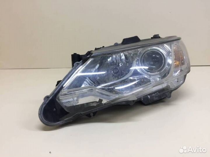 Фара левая Toyota Camry