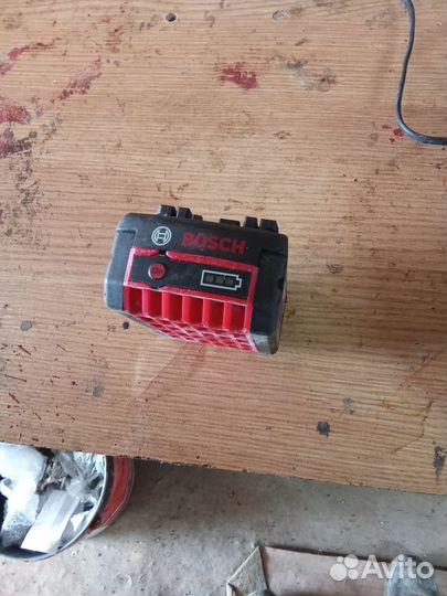 Зарядное устройство и аккумулятор bosch