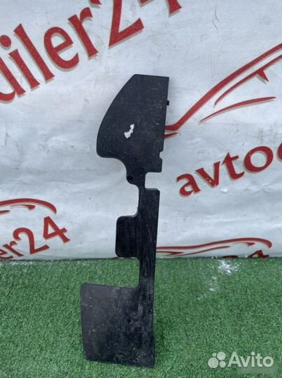 Пыльник радиатора передний правый Kia Ceed ED G4FC