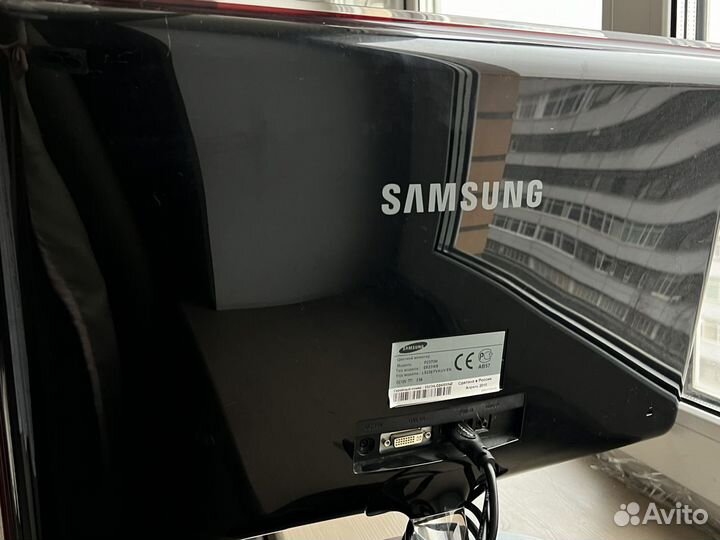 Монитор Samsung SyncMaster P2370