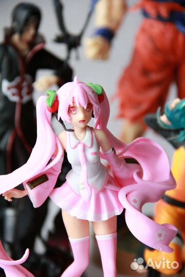 Аниме-фигурка Pink Sakura Miku (Хацунэ Мику)