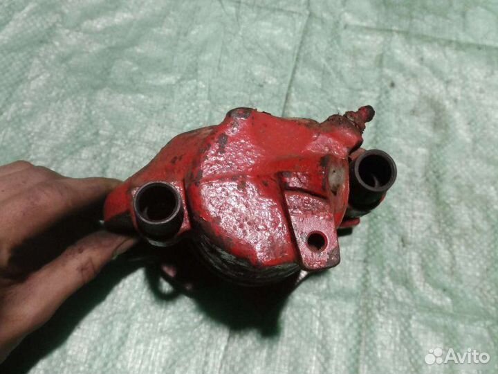 Суппорт передний правый Audi A6 C4