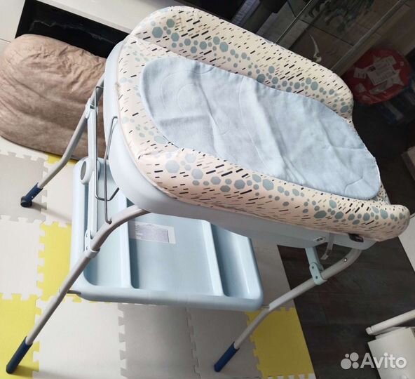 Столик пеленальный+ванночка для купания Chicco