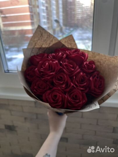 Букет из атласных роз