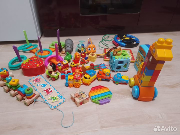 Развивающие игрушки для детей пакетом
