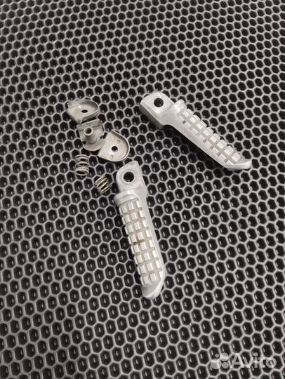 Kawasaki zx7r, zx7, ZX750P Задние подножки