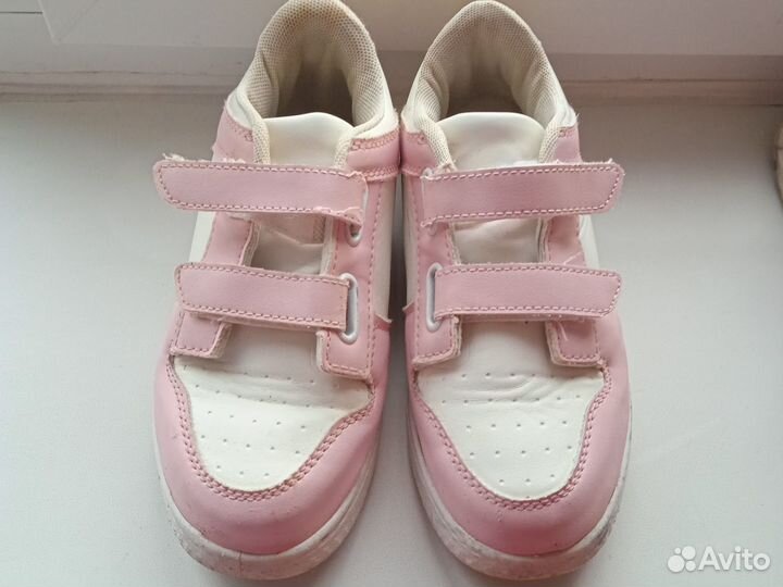 Кроссовки для девочки