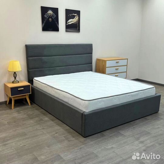 Кровать с Матрасом 160х200