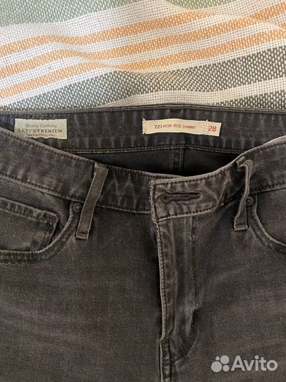 Джинсы женские levis 28 размер