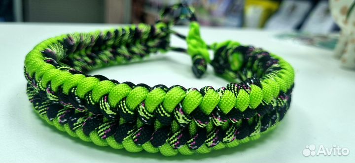 Ошейник из паракорда