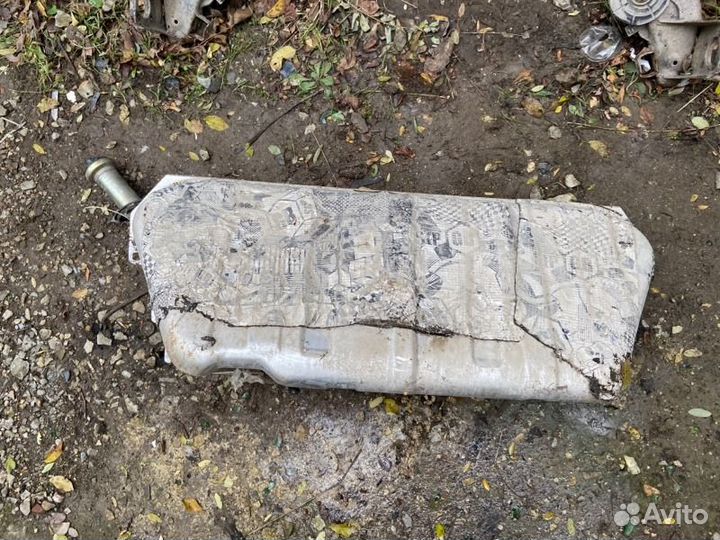 Бензобак Mercedes-Benz E-Class W210 M111