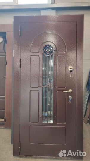 Дверь входная металлическая в дом