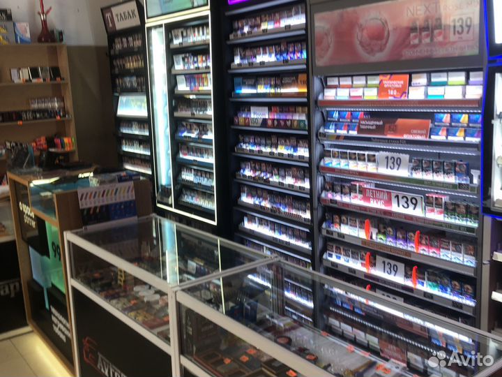 Продавец в табачный магазин