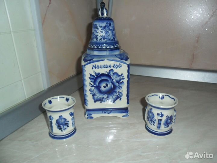 Штоф Москва 850 с двумя стопками