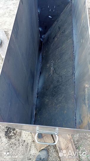 Бункерная кормушка для свиней