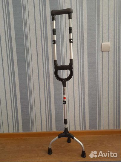 Новый подмышечный костыль