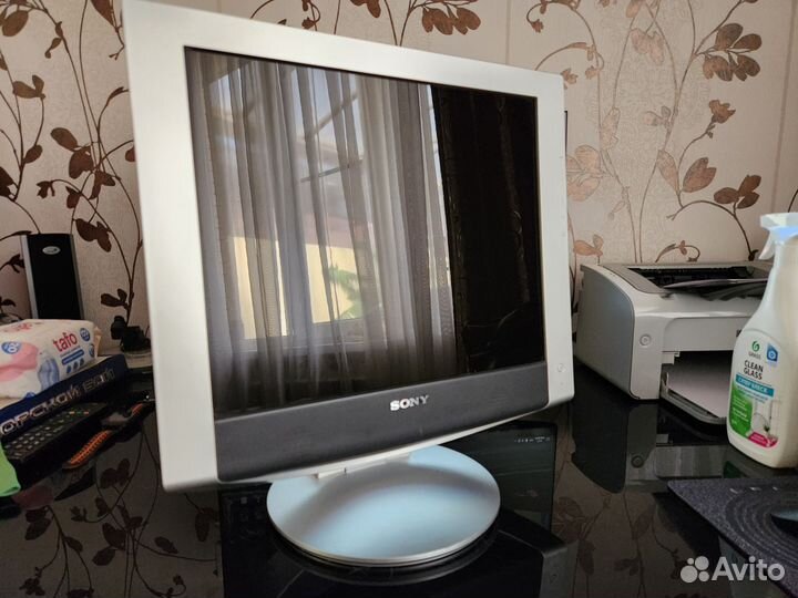 Монитор Sony SDM-HX75