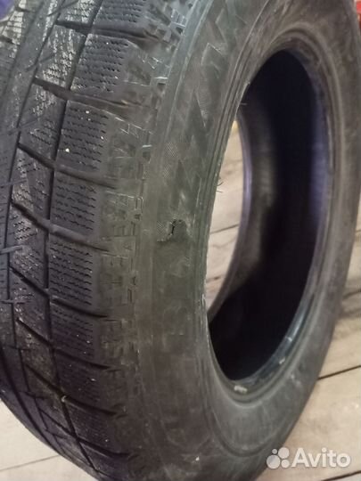 Bridgestone Blizzak 6 215/65 R16