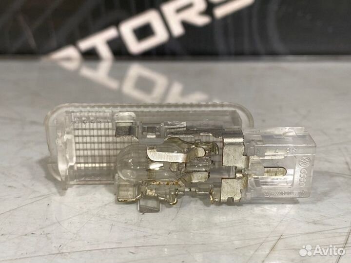 Плафон салона Audi A4 B6 ASN 2004