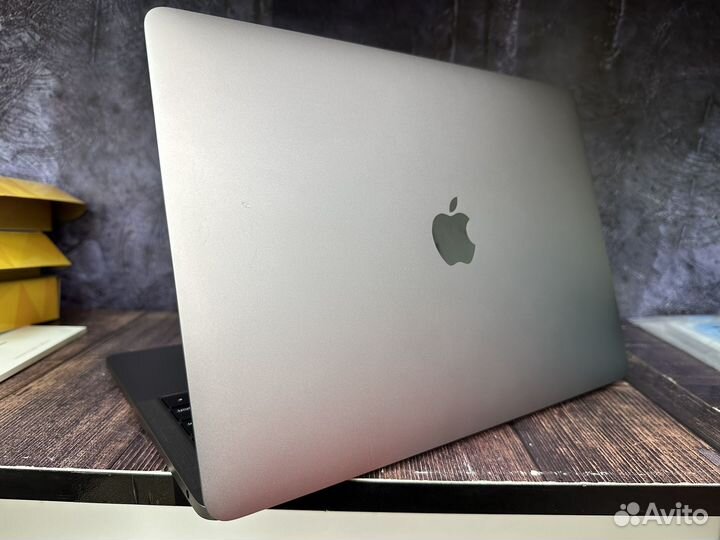 MacBook Pro 13 2019 Touch Bar i7/16/512gb
