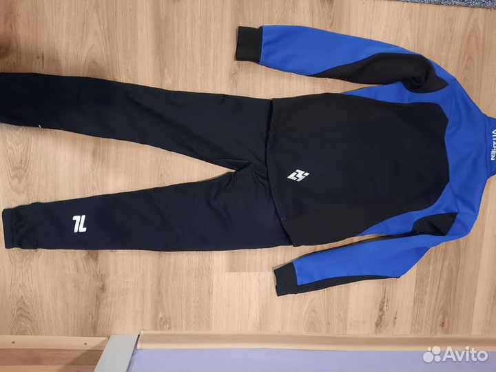 Разминочный костюм