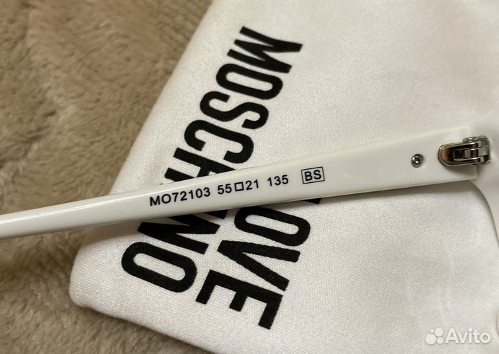 Солнцезащитные очки женские Moschino