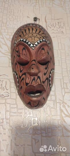 Маски из дерева и досточка декоративная СССР