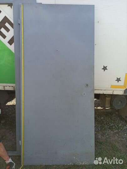 Дверь входная металлическая