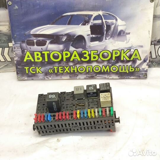 Блок предохранителей Volkswagen Vento