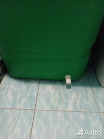 Бак с крышкой