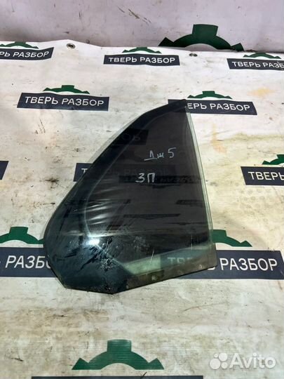 Стекло заднее правое Volkswagen Jetta 5 1.6