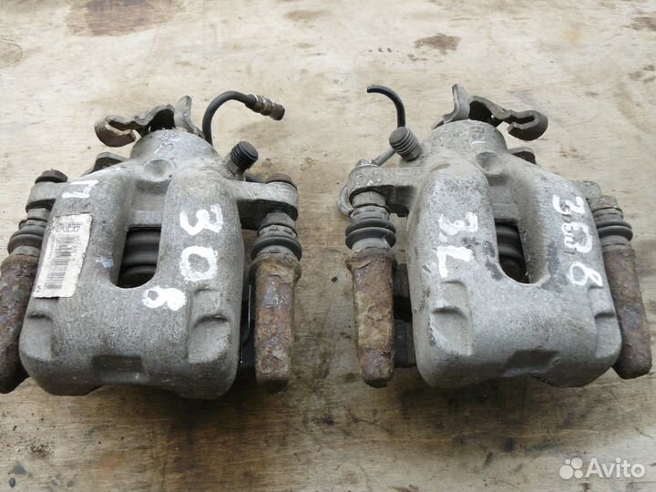 Суппорта передние Peugeot 308 1.6 16V