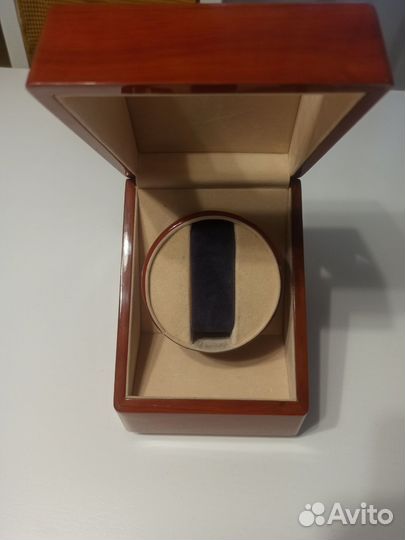 Шкатулка для часов с автоподзаводом