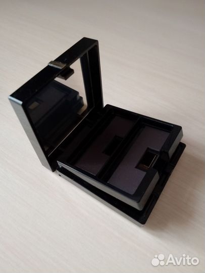 Футляр для теней Artistry