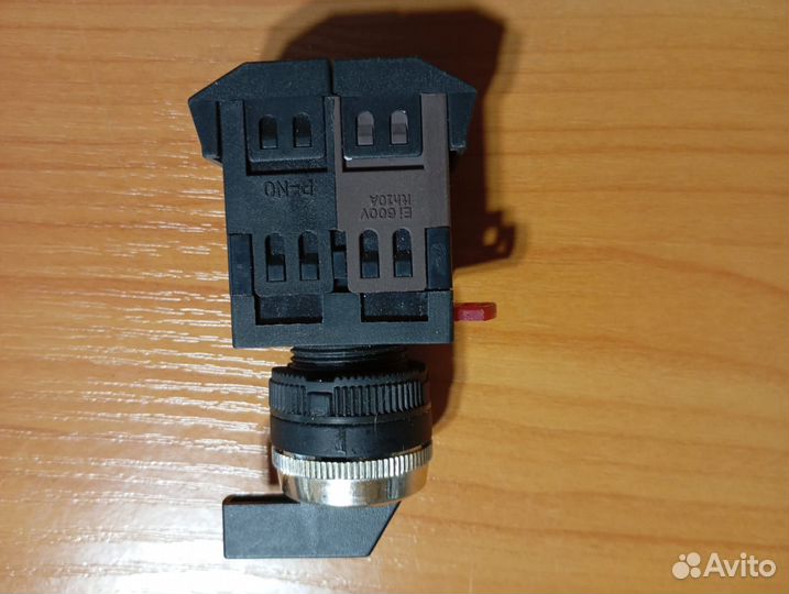 Тумблер переключатель alclr-22 3пол. черный с фикс