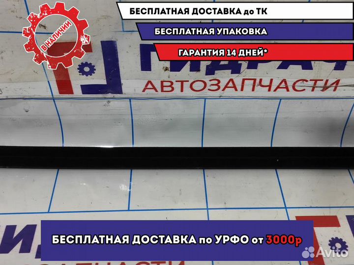 Уплотнитель стекла заднего правого Ford Focus 3 17